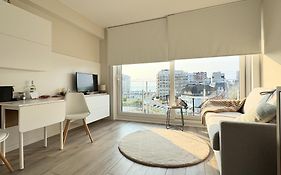 ZeeNest - Stijlvolle studio met terras nabij de zee
